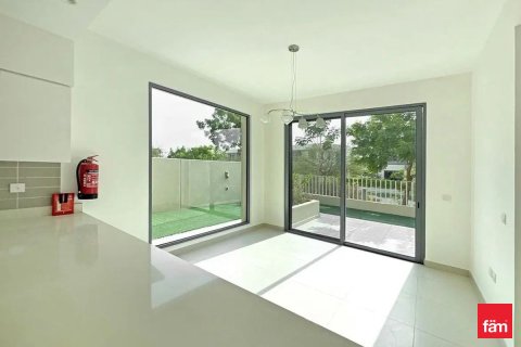 Villa in Dubai Hills Estate, Dubai 5 bedrooms, 301.2 sq.m. № 69708 - photo 2