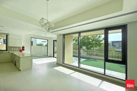 Villa in Dubai Hills Estate, Dubai 5 bedrooms, 301.2 sq.m. № 69708 - photo 1