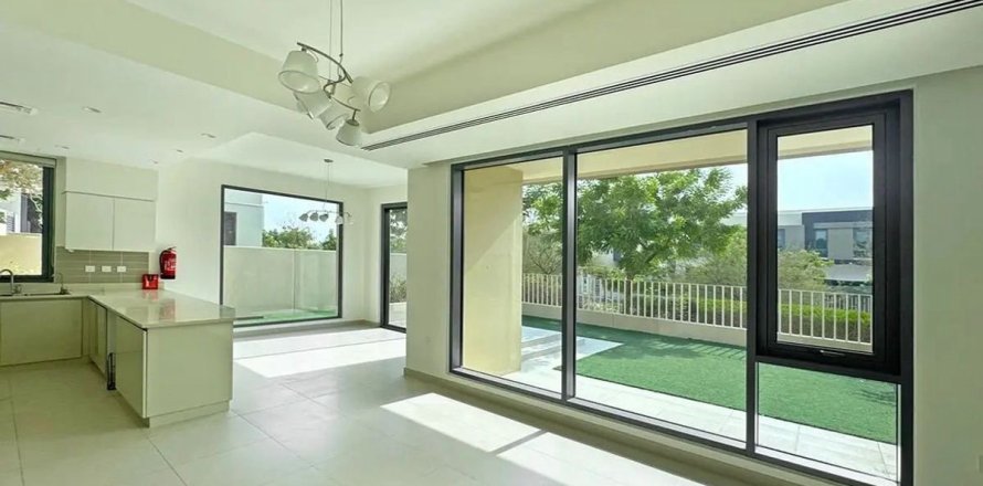 Villa in Dubai Hills Estate, Dubai 5 bedrooms, 301.2 sq.m. № 69708