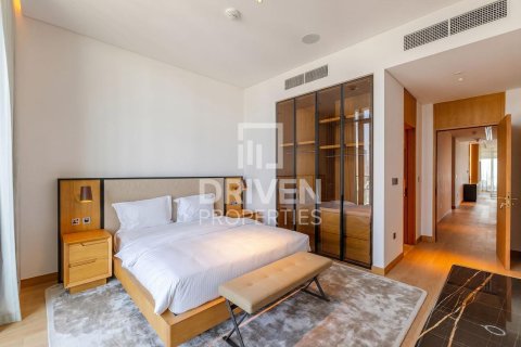 Duplex in Jumeirah, Dubai 5 bedrooms, 828.32 sq.m. № 140085 - photo 6