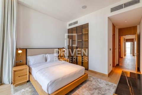 Duplex in Jumeirah, Dubai 5 bedrooms, 828.32 sq.m. № 140085 - photo 8