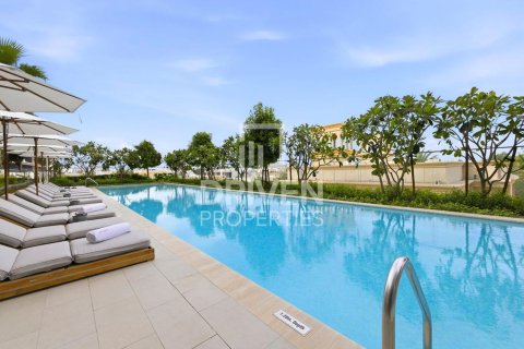 Duplex in Jumeirah, Dubai 5 bedrooms, 828.32 sq.m. № 140085 - photo 28