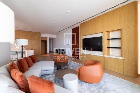 Duplex in Jumeirah, Dubai 5 bedrooms, 828.32 sq.m. № 140085 - photo 14