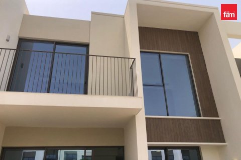 Villa en Dubai, 3 dormitorios, 173.9 m², № 115799