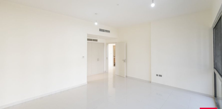 Villa en Dubai, 6 dormitorios, 425.3 m², № 115800
