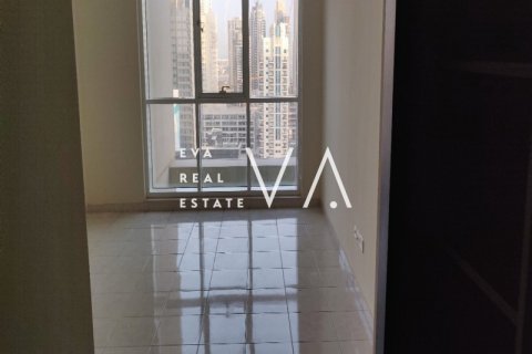 Apartment in Jumeirah Lake Towers, Dubai 2 bedrooms, 107 sq.m. № 52719 - photo 9