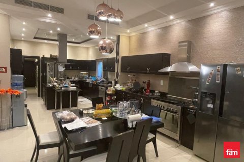 Villa in Dubai 4 bedrooms, 569.5 sq.m. № 110898 - photo 7