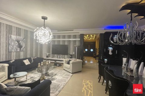 Villa in Dubai 4 bedrooms, 569.5 sq.m. № 110898 - photo 5