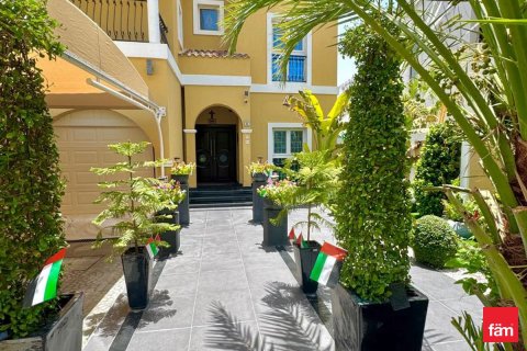 Villa in Dubai 4 bedrooms, 569.5 sq.m. № 110898