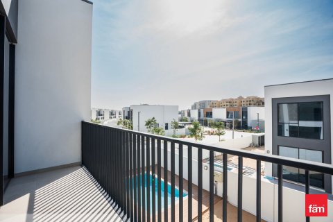 Вилла в Дубае, 4 спальни, 411.1м², № 90470