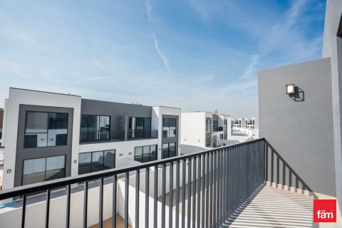 Снять в аренду виллу в Дубае: 4 спальни, 411.1м², № 90470 - фото 9