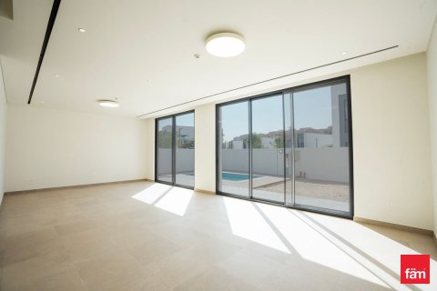 Снять в аренду виллу в Дубае: 4 спальни, 411.1м², № 90470 - фото 13