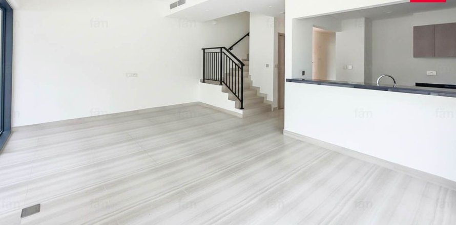 Villa à Dubai, 4 chambres, 180 m², № 89235