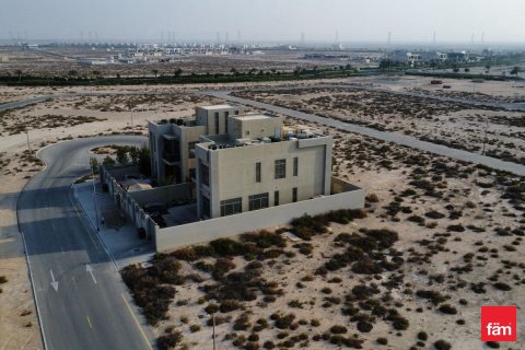 Land in Jebel Ali, Dubai 1075.9 sq.m. № 69357 - photo 3