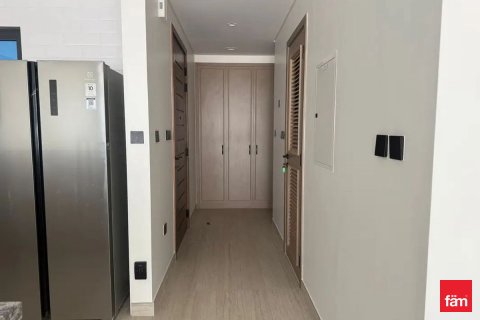 Снять в аренду виллу в Дубае: 4 спальни, 144м², № 69355 - фото 8