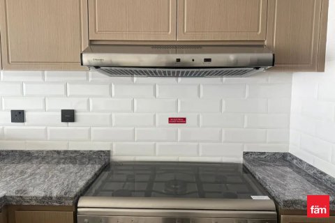 Снять в аренду виллу в Дубае: 4 спальни, 144м², № 69355 - фото 3