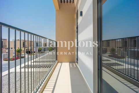 Снять в аренду виллу в Dubai South (Dubai World Central), Дубай: 3 спальни, 137.76028452м², № 103322 - фото 2