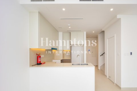 Снять в аренду виллу в Dubai South (Dubai World Central), Дубай: 3 спальни, 137.76028452м², № 103322 - фото 13