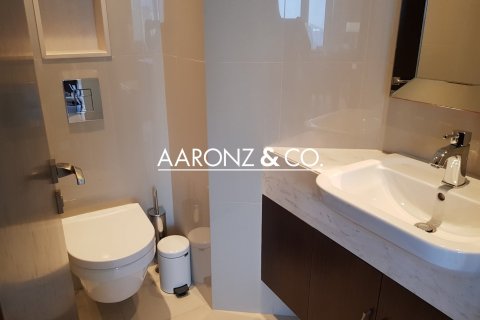 Снять в аренду квартиру в Даунтаун Дубай (Даунтаун Бурдж Дубай), Дубай: 2 спальни, 149м², № 90886 - фото 15