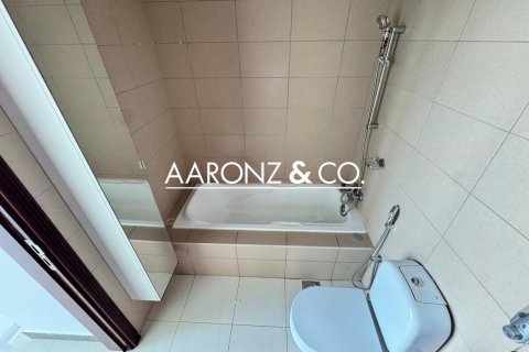 Купить квартиру в Джумейра Лейк Тауэрс, Дубай: 2 спальни, 94м², № 90881 - фото 17