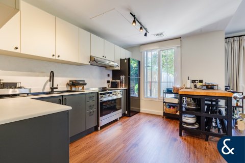 Villa in The Springs, Dubai 2 bedrooms, 167 sq.m. № 75247 - photo 2