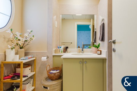 Villa in The Springs, Dubai 2 bedrooms, 167 sq.m. № 75247 - photo 17