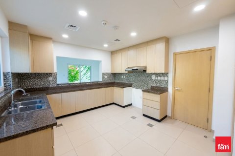 Villa in Dubai 4 bedrooms, 400.5 sq.m. № 111782 - photo 9