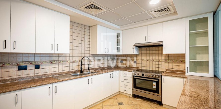 Apartment in Motor City, Dubai 3 bedrooms, 231.24 sq.m. № 135388