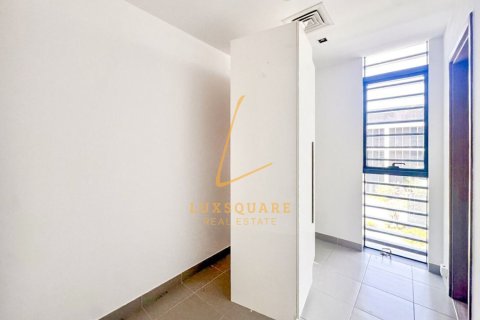 Apartment in Al Wasl, Dubai 2 bedrooms, 172 sq.m. № 139554 - photo 18
