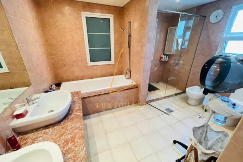 Villa in Jumeirah Village Circle, Dubai 3 bedrooms, 729 sq.m. № 139549 - photo 19