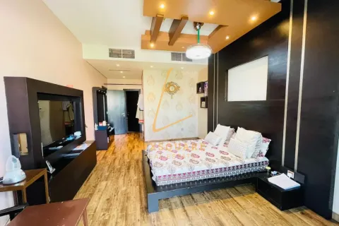Villa in Jumeirah Village Circle, Dubai 3 bedrooms, 729 sq.m. № 139549 - photo 12