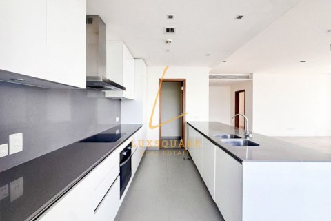 Apartment in Al Wasl, Dubai 3 bedrooms, 203 sq.m. № 139553 - photo 5