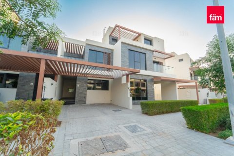 Villa en Dubai, 4 dormitorios, 154.1 m², № 49489 - foto 1