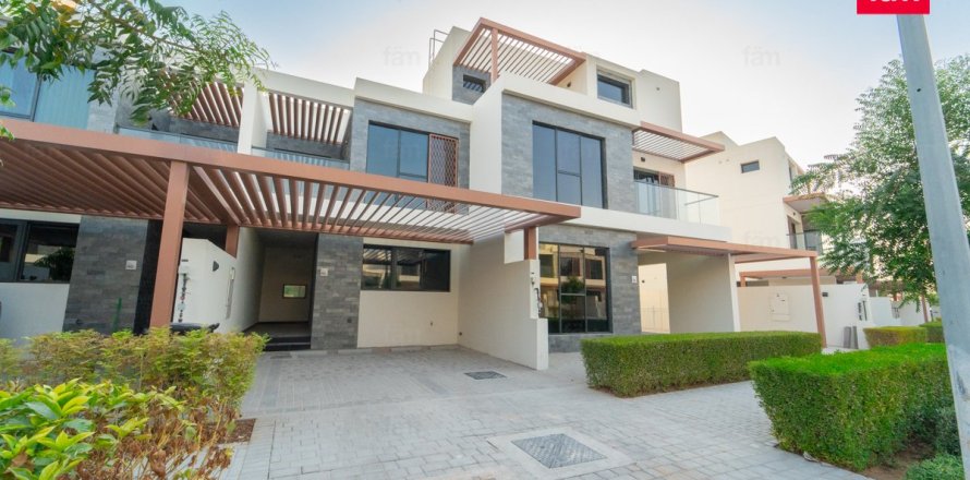 Villa à Dubai, 4 chambres, 154.1 m², № 49489
