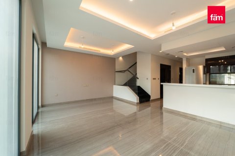 Villa en Dubai, 4 dormitorios, 154.1 m², № 49489 - foto 2