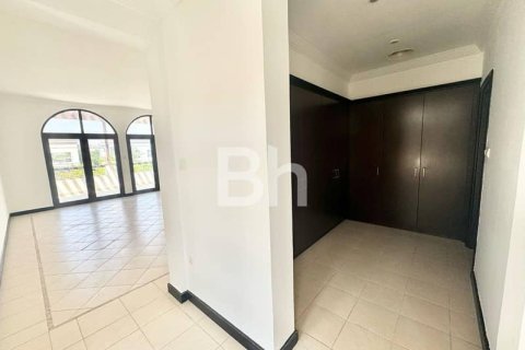 Villa en The Villa, Dubai, 5 dormitorios, 808 m², № 22288 - foto 6