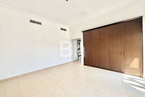 Villa en The Villa, Dubai, 5 dormitorios, 808 m², № 22288 - foto 12