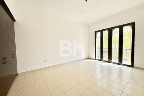 Villa en The Villa, Dubai, 5 dormitorios, 808 m², № 22288 - foto 7