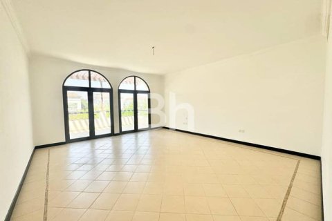 Villa en The Villa, Dubai, 5 dormitorios, 808 m², № 22288 - foto 5