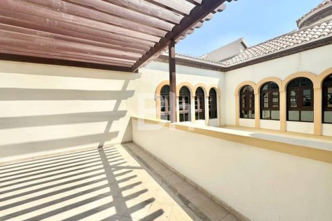 Villa en The Villa, Dubai, 5 dormitorios, 808 m², № 22288 - foto 16