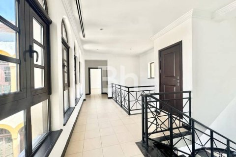 Villa en The Villa, Dubai, 5 dormitorios, 808 m², № 22288 - foto 11