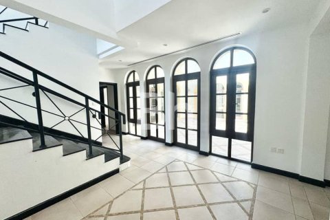 Villa en The Villa, Dubai, 5 dormitorios, 808 m², № 22288 - foto 18