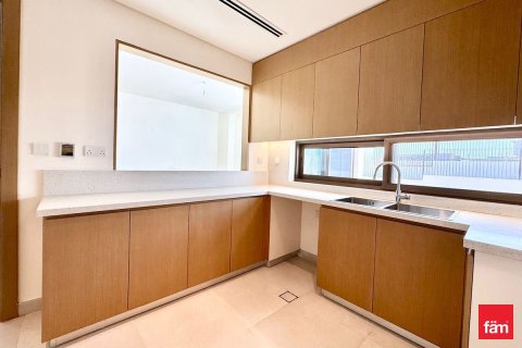 Villa in Al Furjan, Dubai 4 bedrooms, 358.8 sq.m. № 49472 - photo 20