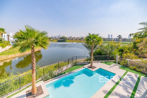 Villa in Jumeirah Islands, Dubai 5 bedrooms, 576 sq.m. № 61891 - photo 1