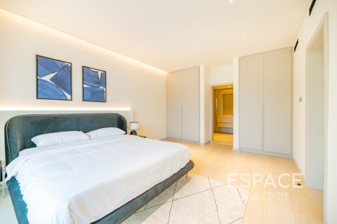 Villa in Jumeirah Islands, Dubai 5 bedrooms, 576 sq.m. № 61891 - photo 12