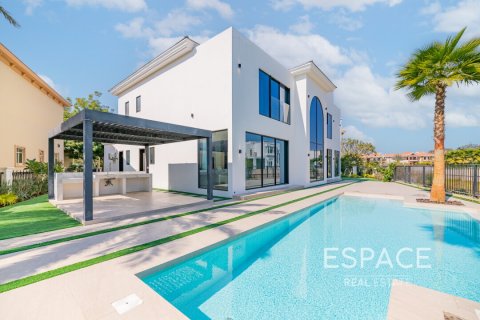 Villa in Jumeirah Islands, Dubai 5 bedrooms, 576 sq.m. № 61891 - photo 2