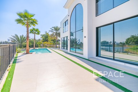 Villa in Jumeirah Islands, Dubai 5 bedrooms, 576 sq.m. № 61891 - photo 20