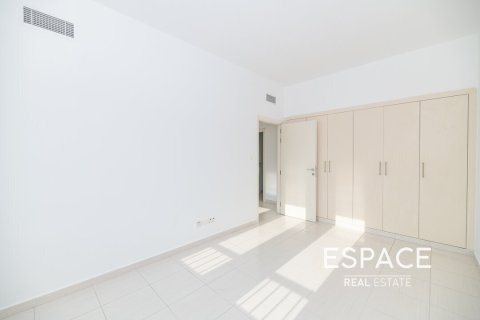 Villa in Springs 2, The Springs, Dubai 3 bedrooms, 228 sq.m. № 61892 - photo 9