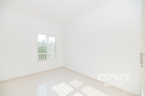 Villa in Springs 2, The Springs, Dubai 3 bedrooms, 228 sq.m. № 61892 - photo 10