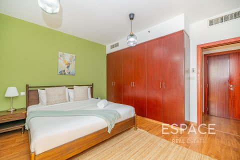 Apartment in Jumeirah Beach Residence, Dubai 4 bedrooms, 269 sq.m. № 61889 - photo 15